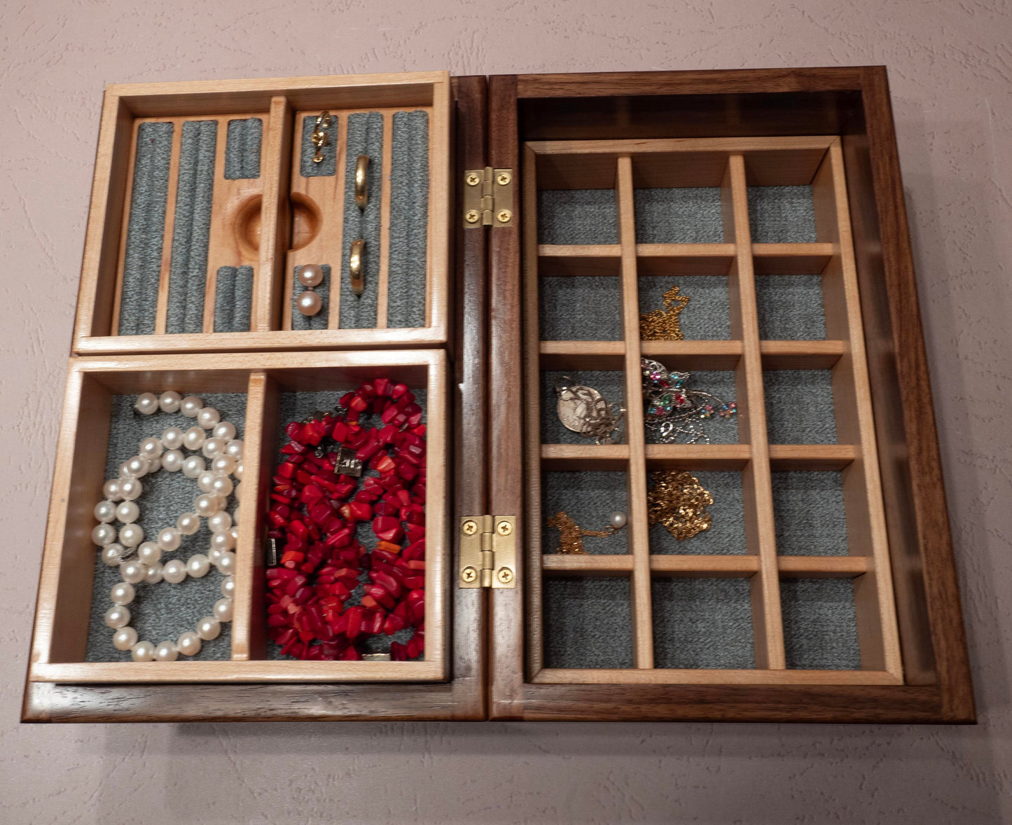 Handmade Walnut Jewelry Box: Rose Maple Inlay - Green Fabric