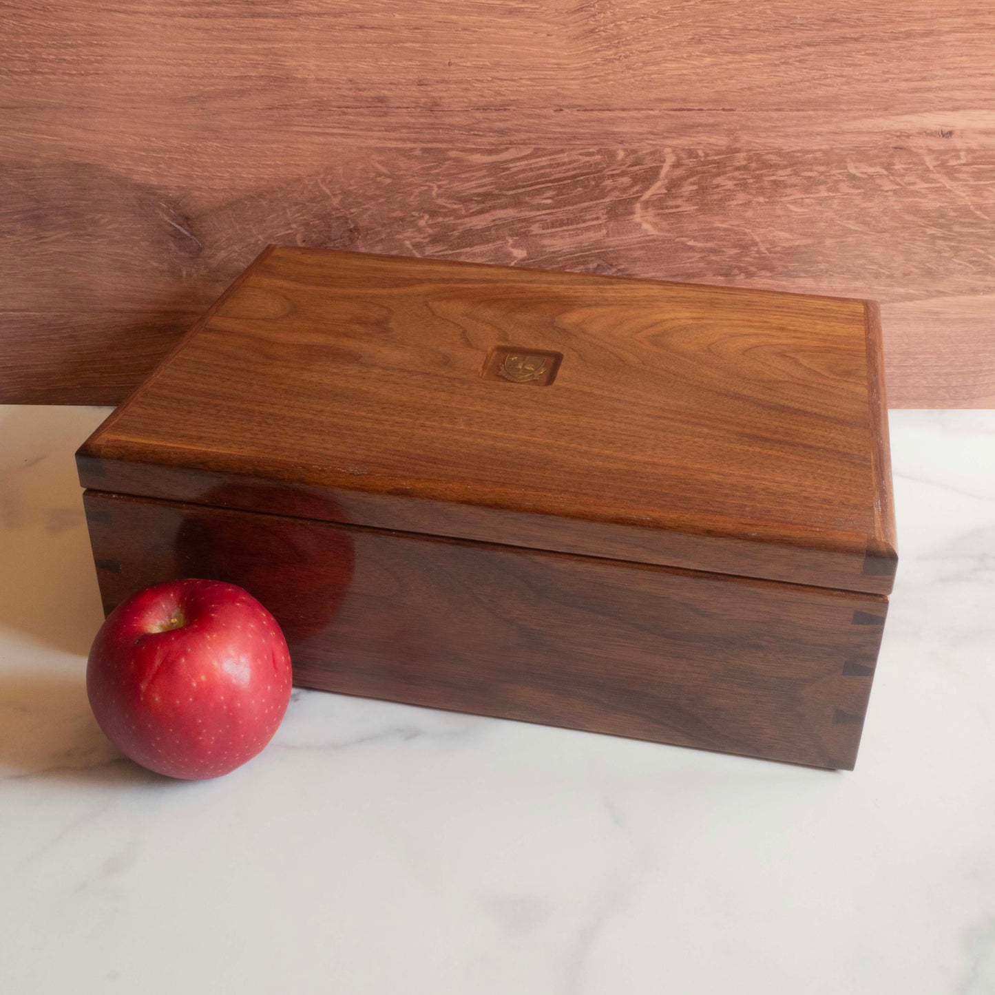 Watch box 2x2 and one large compartment (9" x 12.75" x 4.5")